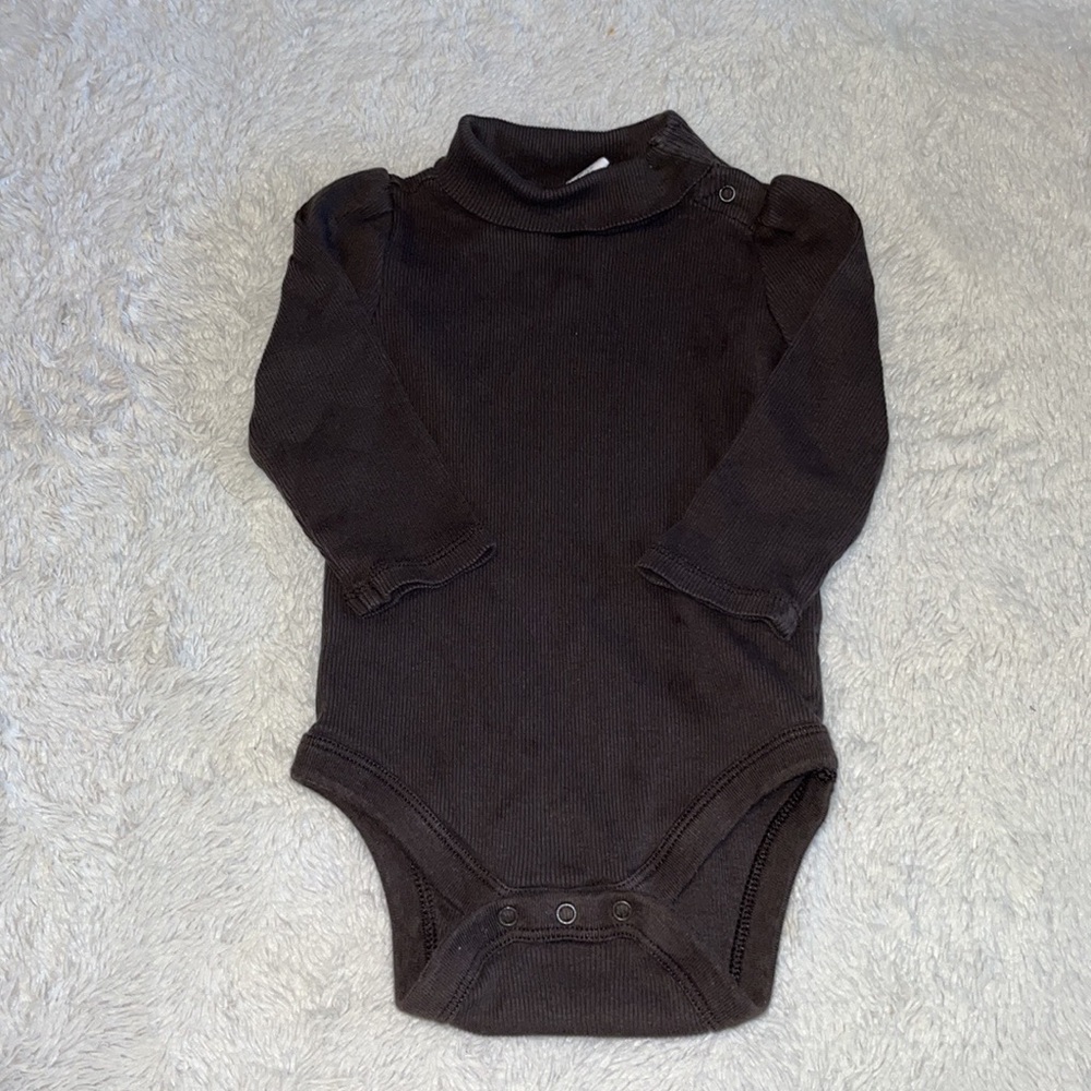 (3 for $10) baby gap ribbed bodysuit